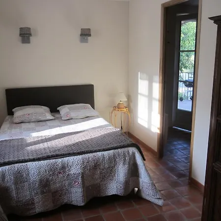 Les Gites De La Gassende Riez Room photo